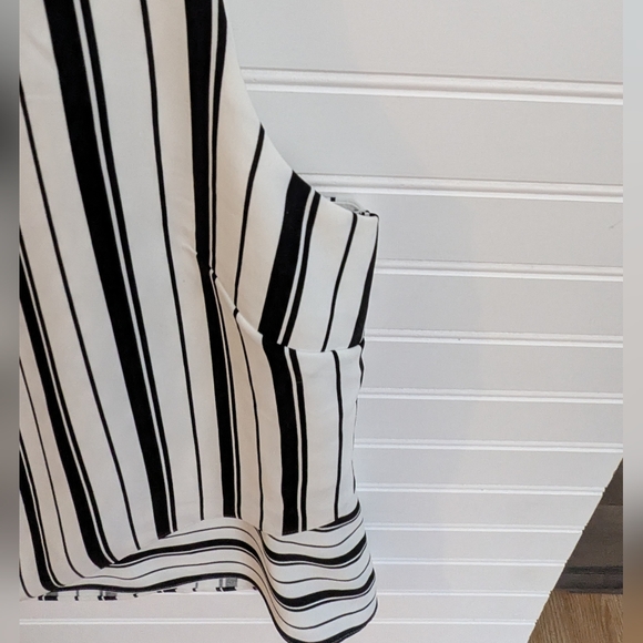 WHBM Black White Stripe Sleeveless Asymmetric Dressy Career Tank Top Womens 10 - Picture 4 of 10